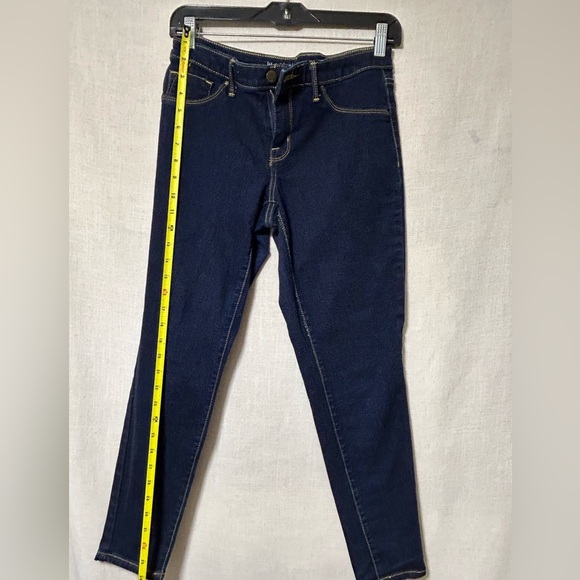 Classic Blue Women's Jeans - Picture 1 of 4